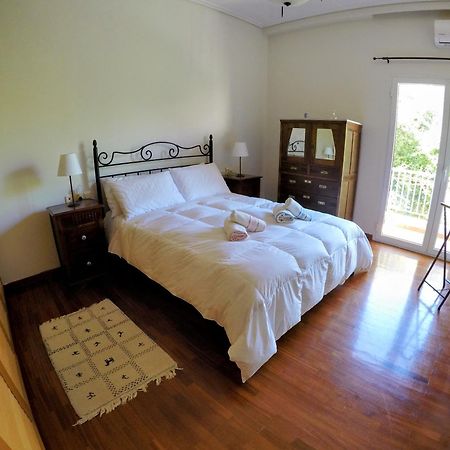 Σπίτι Στο Ρίο Πατρών Με Κήπο - Detached House In Rio With Garden Apartment Bagian luar foto
