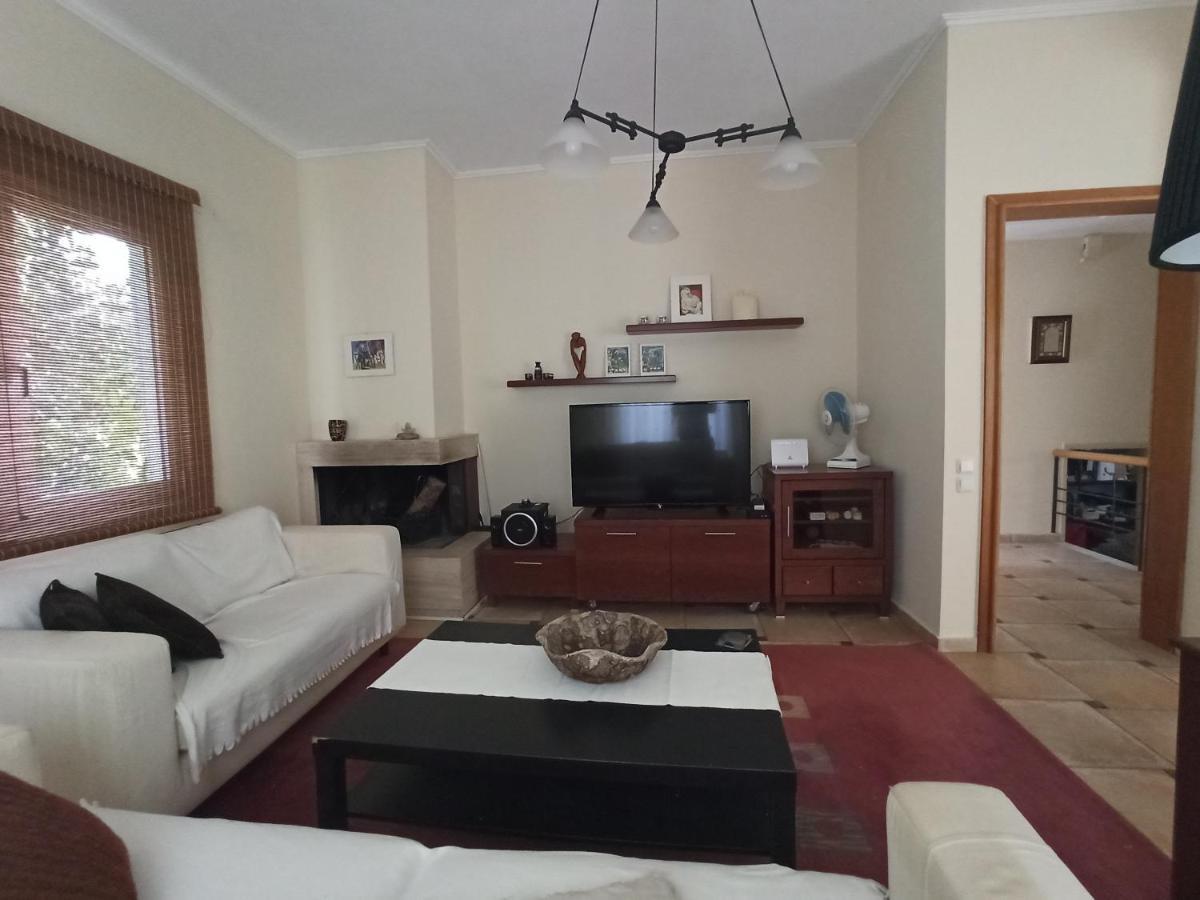 Σπίτι Στο Ρίο Πατρών Με Κήπο - Detached House In Rio With Garden Apartment Bagian luar foto