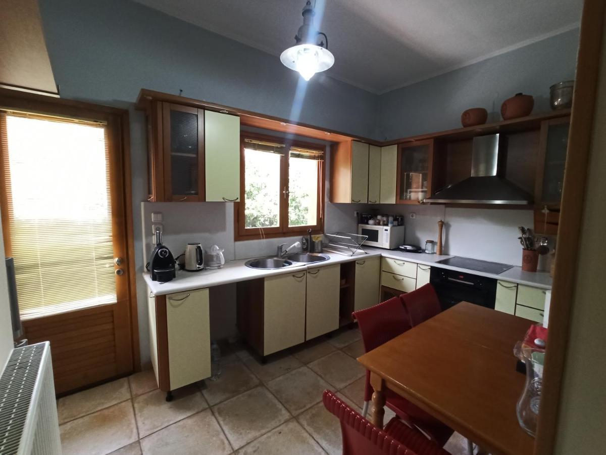 Σπίτι Στο Ρίο Πατρών Με Κήπο - Detached House In Rio With Garden Apartment Bagian luar foto