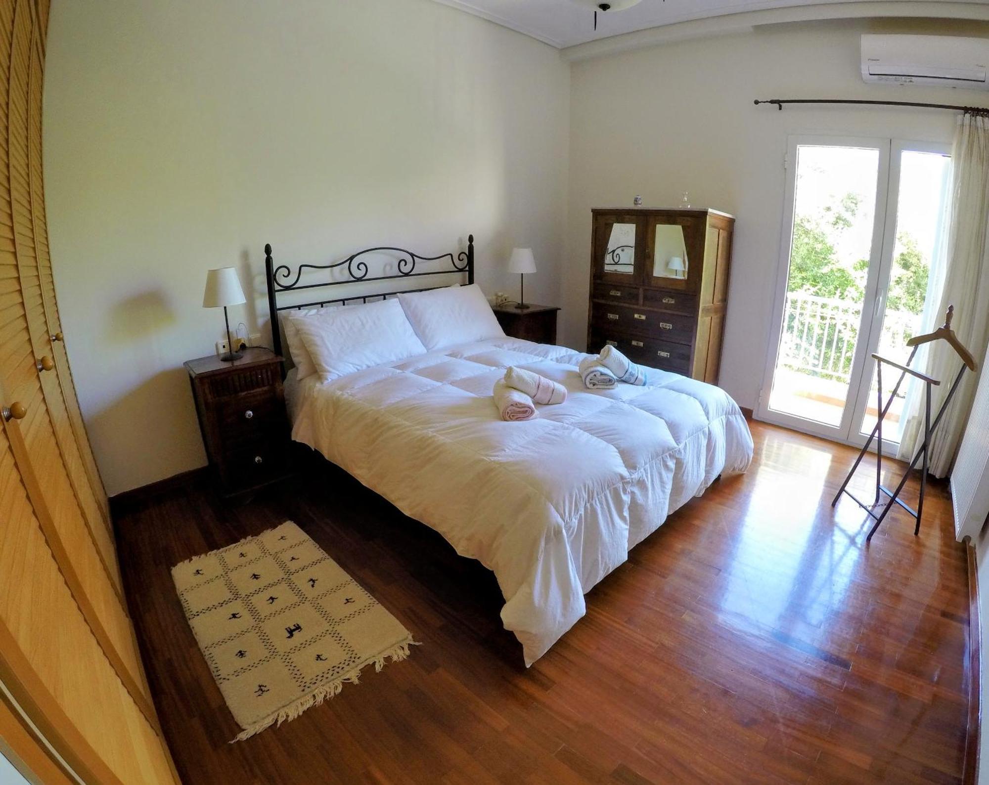 Σπίτι Στο Ρίο Πατρών Με Κήπο - Detached House In Rio With Garden Apartment Bagian luar foto